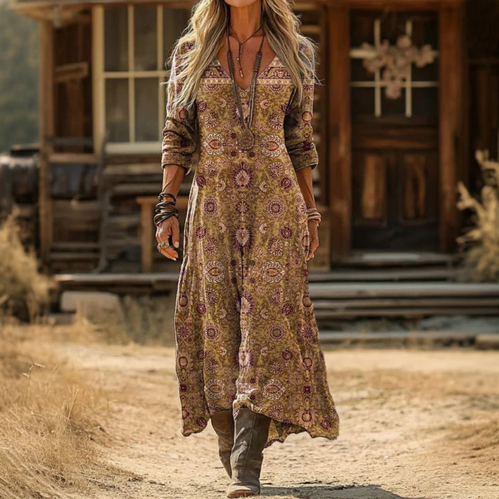 Lynne | Relaxed V-Neck Maxi Dress